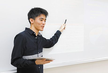 学科の特長 POINT2 AI時代にも対応できる ビッグデータを取り入れたマーケティング知識を学ぶ